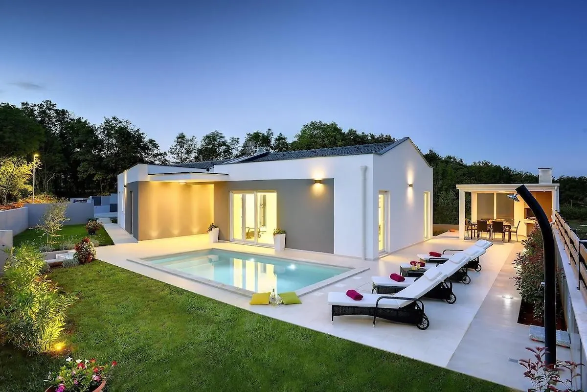 Villa Dobranka By Istrialux Barban